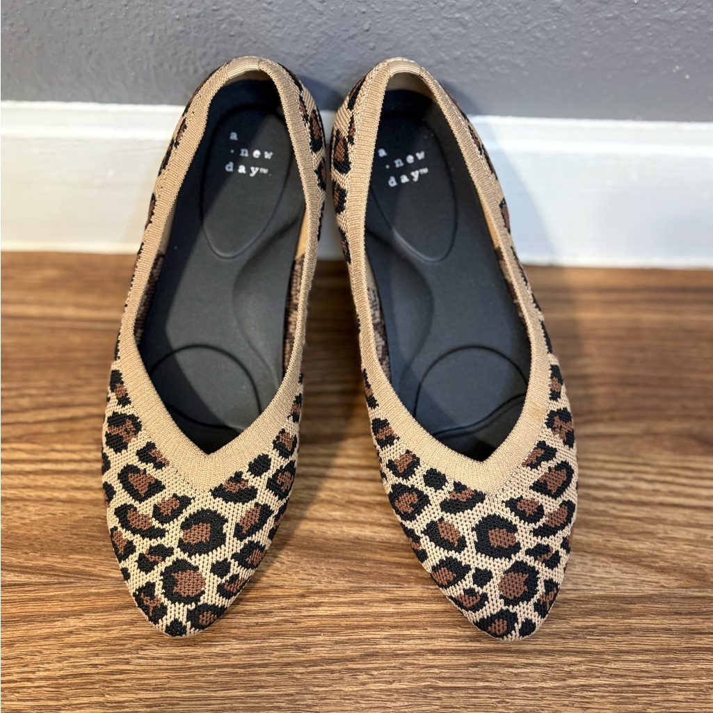 A New Day Leopard Print Flats Size 7 (Sku 147)